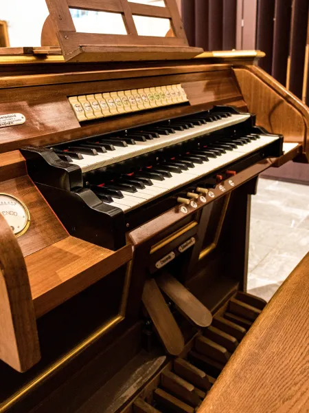 Spieltisch der Chororgel kath. Kirche Richterswil